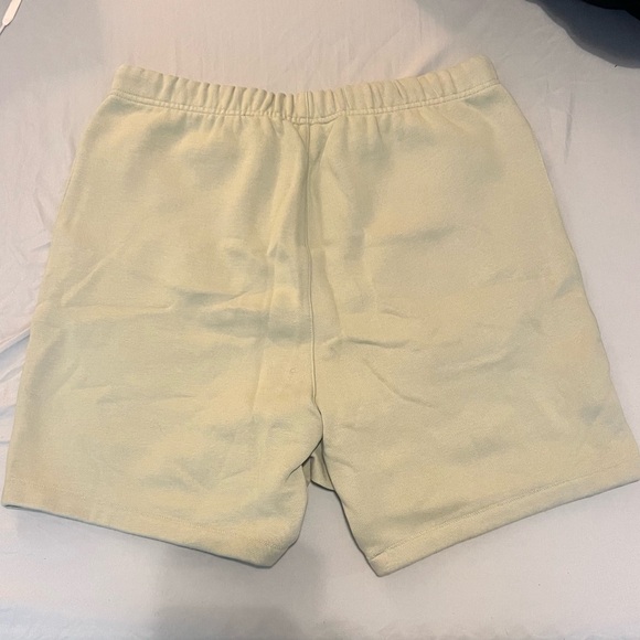 Essentials Men’s Large Shorts - Picture 3 of 3